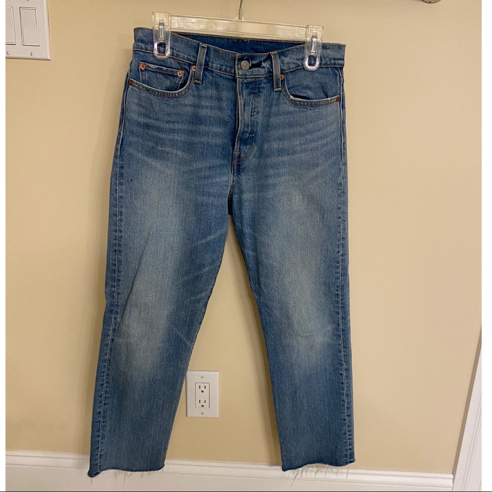 Levi Wedgie High Rise Jeans! Straight leg
